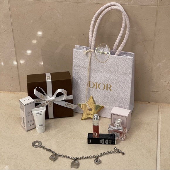 Dior Charm Bracelet 7.75” SilverTone Toggle Clasp Beauty Bundle Mini Addict Lip - Picture 2 of 14